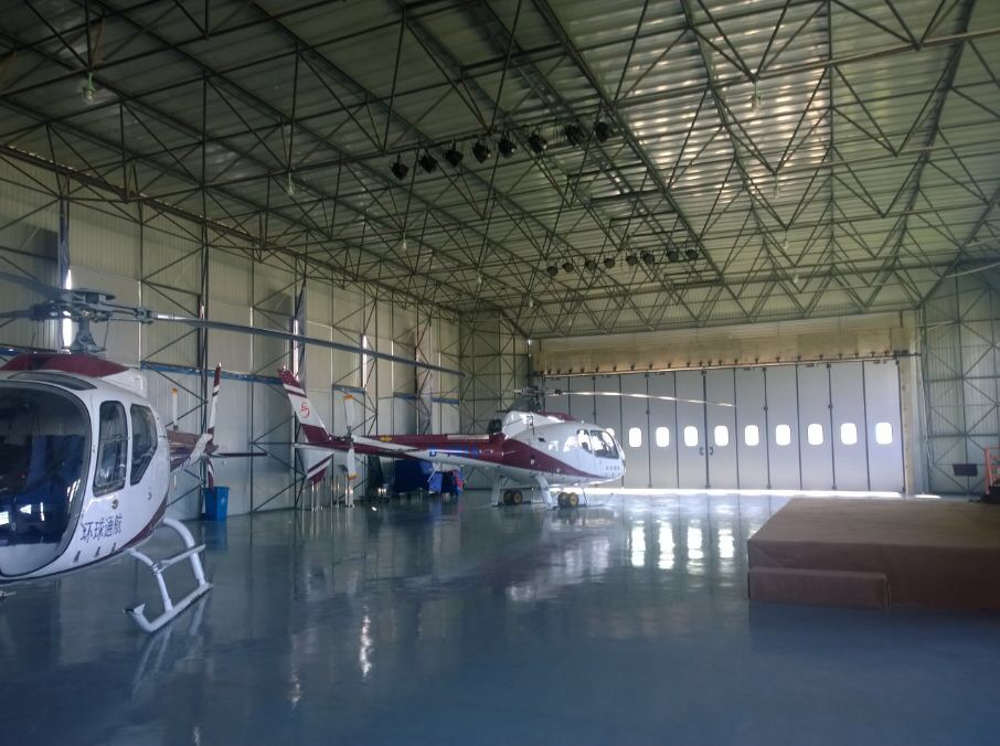 飛機(jī)庫(kù)折疊門(mén)