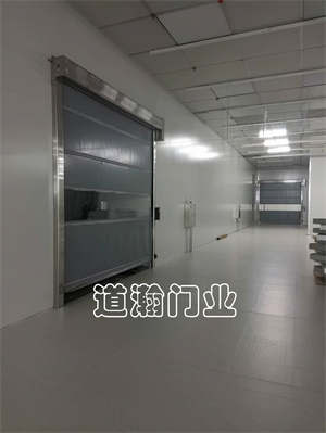長虹電子快速門安裝完畢交付業(yè)主